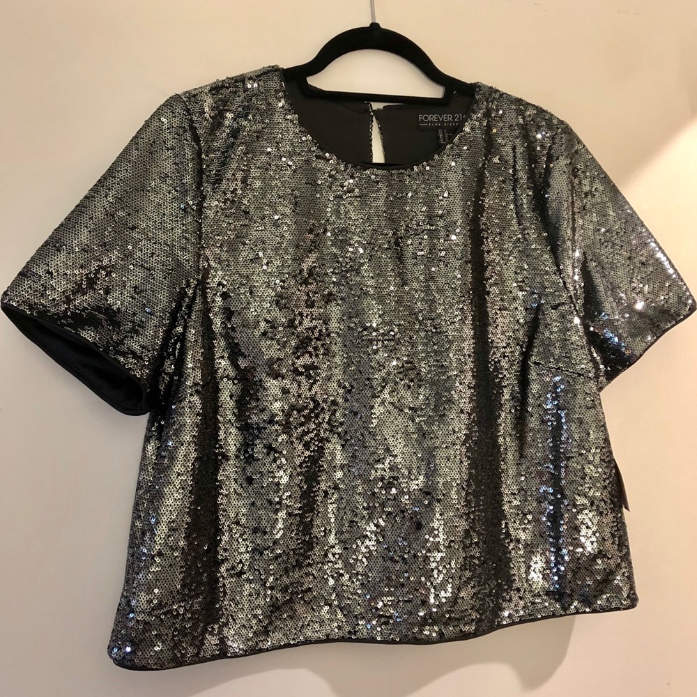 NWT Sexy silver sequined cropped t-shirt